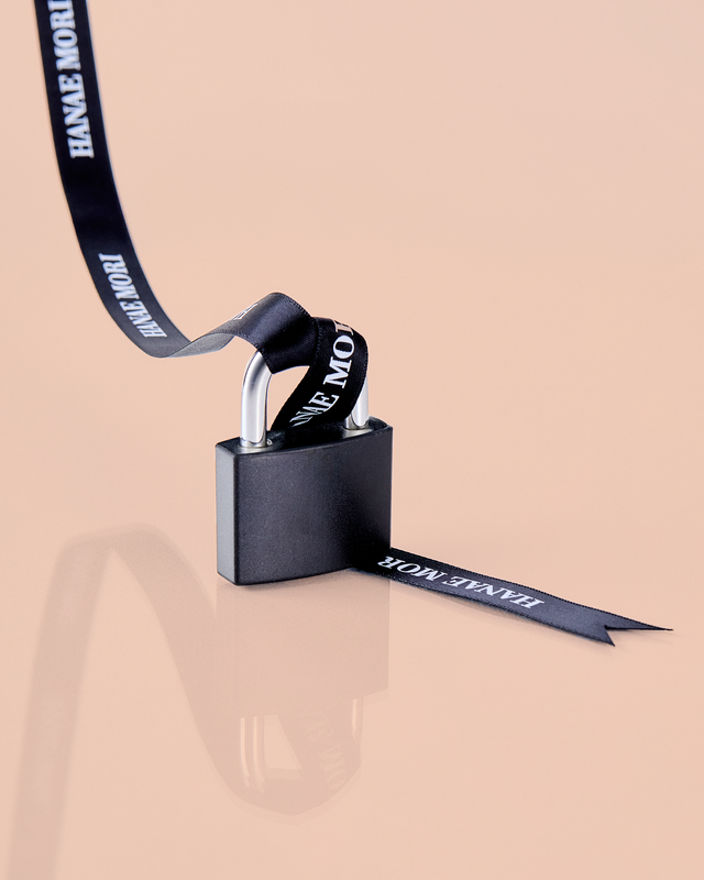 Parfums Hanae Mori our services beige