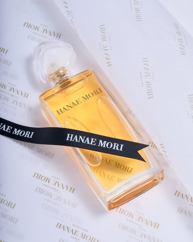 Parfums Hanae Mori Our Services Customer Advice and Service
At Hanae Mori, our dedicated team is available to answer all your questions. Use our live chat or contact form for quick and personalized assistance. Available Monday through Friday from 9 am to 12 p.m EST, our fragrance expert is ready to help you choose the perfect scent, whether for yourself or as a gift. Enjoy our exceptional customer service for a pleasant and successful shopping experience.